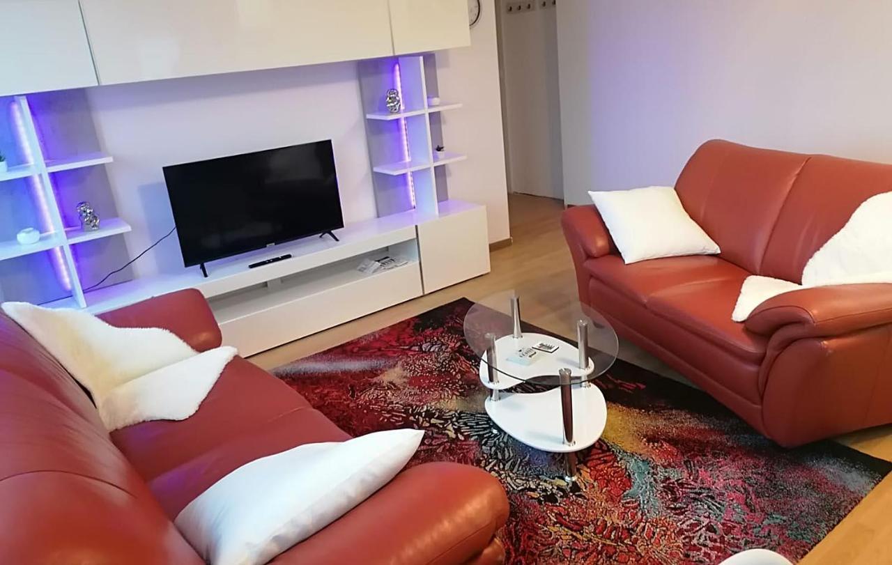 Gemuetliche Apartments In Niederdorfelden Bagian luar foto